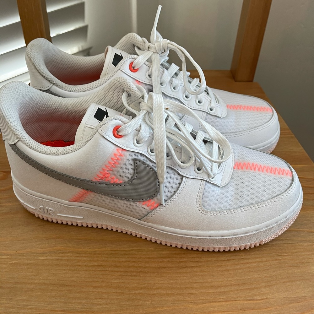 Nike Air Force 1 Low / White & Pink / Size 8.5